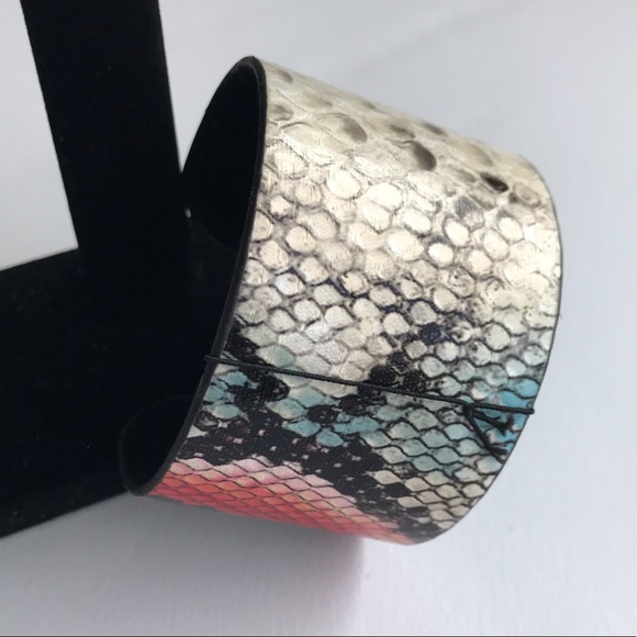 Cuff - Snakeskin Pattern Cuff Bangle Bracelet - Picture 5 of 8